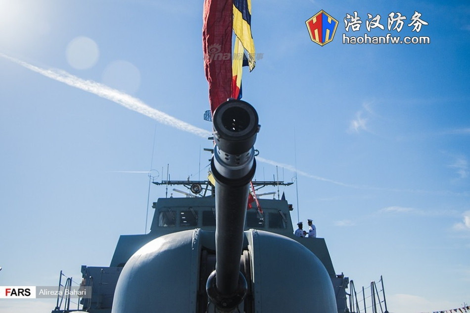 Cận cảnh khẩu pháo cỡ nòng 76mm với khả năng phòng không. Đây là loại pháo Fajr-27 do Iran tự thiết kế. Khẩu pháo này được cho là loại pháo tốc độ cao, có khả năng tự nạp đạn và khai hoả với tốc độ lên tới 85 viên mỗi phút ở khoảng cách tối đa 17 km (mặt nước) và 7 km (trên không). Nguồn ảnh: Haohanfw.