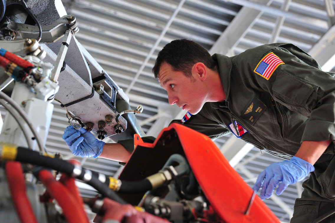 Có giá rất rẻ chỉ 9 triệu USD cho mỗi chiếc. Hãng sản xuất liên doanh Mỹ - châu Âu American Eurocopter hiện đã lắp ráp được tổng cộng 102 chiếc trực thăng loại này. Nguồn ảnh: BI.