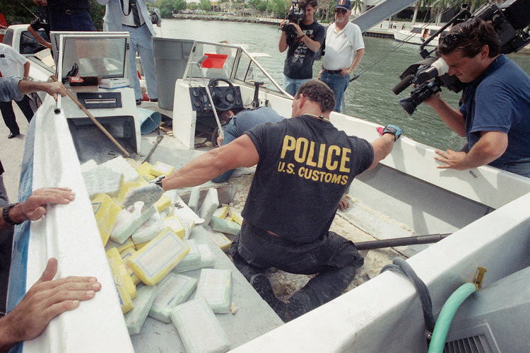 Số lượng ma tuý trên tàu ước tính vào khoảng 15 tấn - lượng ma tuý kỷ lục nhất mà Tuần duyên Mỹ từng tóm được chỉ trong một vụ án duy nhất. Nguồn ảnh: BI.