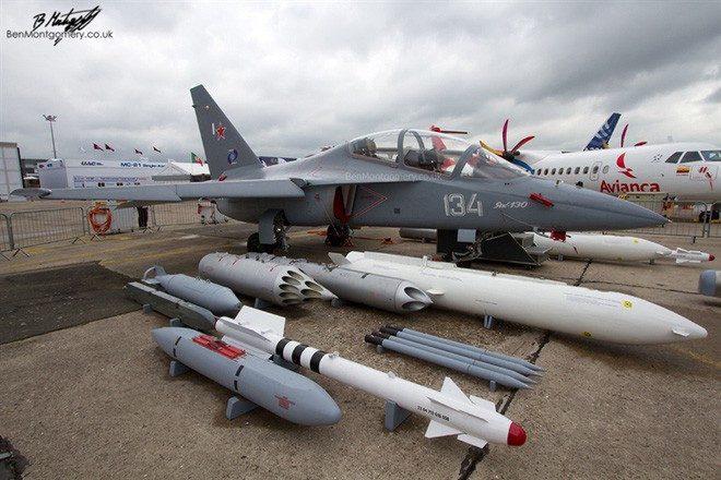 Nếu việc Lào vừa nhận bàn giao chiếc Yak-130 số hiệu 044 trên là chính xác, nước này sẽ trở thành quốc gia thứ năm trên thế giới tiếp nhận và sử dụng loại chiến đấu cơ hạng nhẹ này sau Algeria, Bangladesh, Myanmar và Belarus. Nguồn ảnh: BMPD