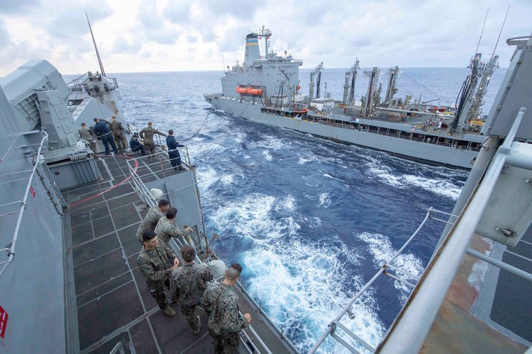 Cuộc tập trận Trident Juncture 2018 vừa rồi có sự tham gia của lực lượng hải quân một số quốc gia thành viên nhưng con số này quá khiêm tốn và chủ yếu là tàu hỗ trợ. Hiện tại, NATO vẫn chưa có một tập trận quy mô lớn nào như RIMPAC - "Vành đai Thái Bình Dương" ở châu Âu - đây chính là điều khối quân sự NATO cần cho tương lai. Nguồn ảnh: BI.