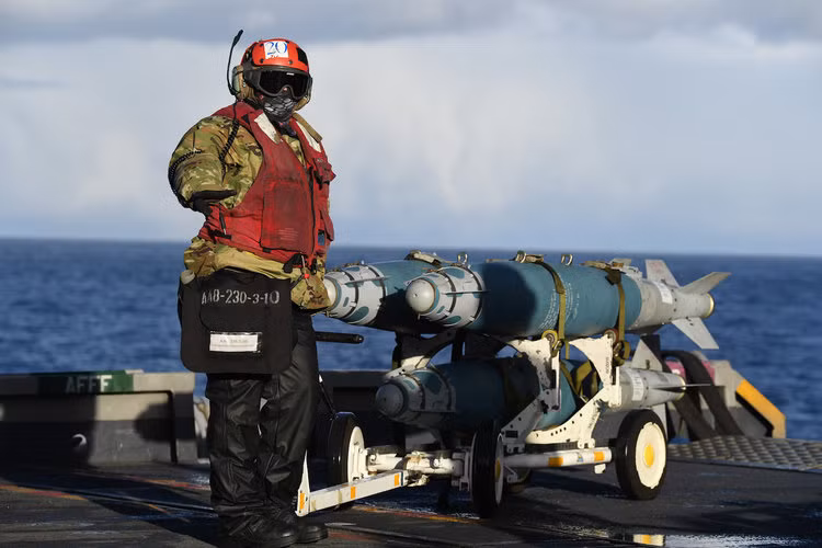 Các kinh nghiệm liên quan tới hậu cần, hành quân, hỗ trợ và di tản trong các cuộc chiến tranh quy mô nhỏ như chống khủng bố, chống du kích rõ ràng là quá ít - nếu không muốn nói là không giúp ích gì khi xảy ra một cuộc chiến tranh tổng lực quy mô lớn. Nguồn ảnh: BI.