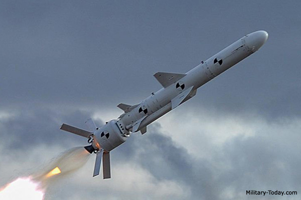 Hôm 5/12 vừa qua, Ukraine đã phóng thử nghiệm thành công tên lửa chống hạm Neptun do nước này tự sản xuất. Trong cuộc thử nghiệm này, tên lửa Neptun đã đánh trúng mục tiêu ở khoảng cách 280 km. Nguồn ảnh: Militarytoday.