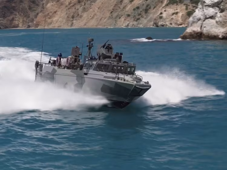 Tập đoàn Kalashnikov thậm chí còn sản xuất cả các loại phương tiện thuỷ cỡ nhỏ như ca-nô, tàu cao tốc các loại để bán cho quân đội Nga hoặc xuất khẩu. Nguồn ảnh: BI.