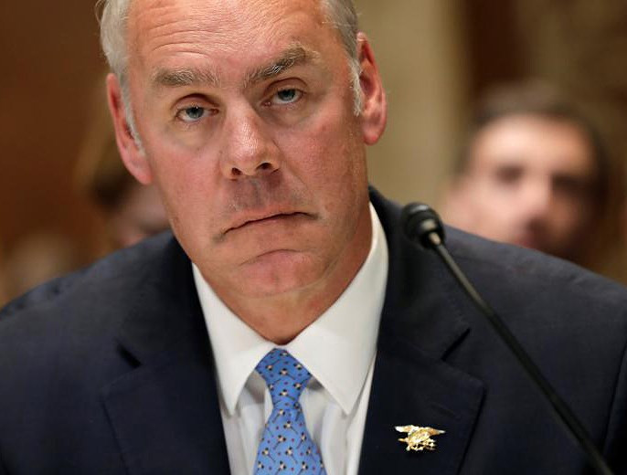 Ngày 15-12-2018: Bộ trưởng Nội vụ Ryan Zinke