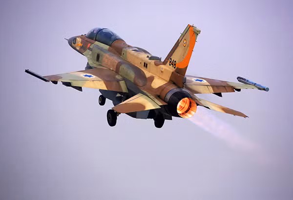 Theo như thoả thuận mua bán F-16I của Croatia từ phía Israel, phía Israel sẽ cung cấp tổng cộng 12 tiêm kích F-16I - tương đương với quân số một phi đội cho Croatia và bên mua sẽ không phải trả thêm bất cứ một loại chi phí nào cho lô hàng này. Nguồn ảnh: Pinterest.