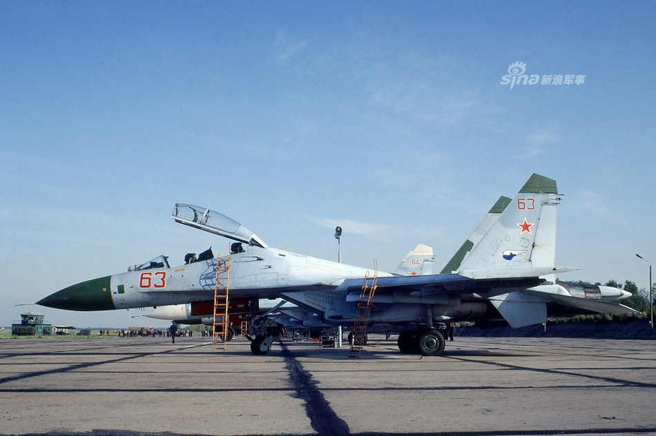 Nhiều loại máy bay được Liên Xô bỏ lại như MiG-29, Su-27,... sau này đã được Mỹ mua lại với giá khá cao từ các quốc gia Đông Âu này để phục vụ cho việc nghiên cứu, tìm cách đối phó. Nguồn ảnh: Sina.