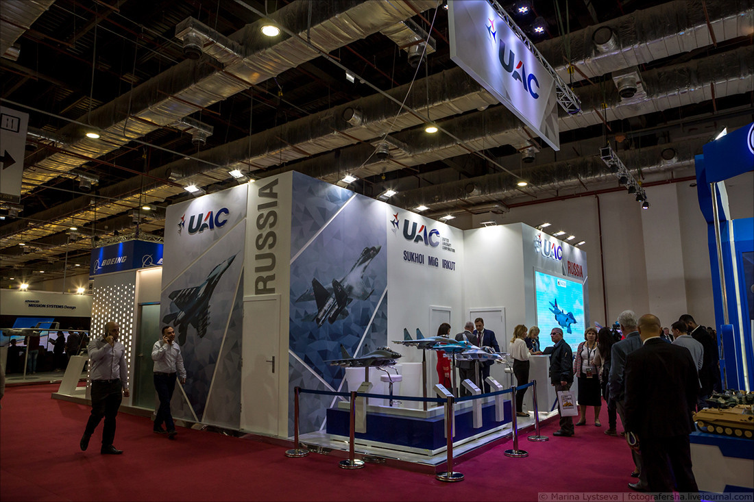 Gian hàng của UAC với chiến đấu cơ Sukhoi, MiG các loại. Nguồn ảnh: BMDP.