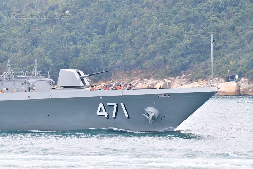 Sức mạnh tên lửa của HTMS Tachin bao gồm 8 ống phóng Mk.41 thẳng đứng với khả năng triển khai các loại tên lửa như RIM-162 ESSM hay SM-2 hoặc VL-ASROC cùng hệ thống 8 tên lửa chống hạm Harpoon. Nguồn ảnh: Richard Yip