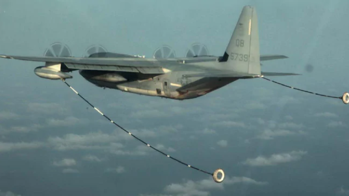 Theo thông tin được truyền thông quốc tế đăng tải, đêm qua một vụ tai nạn máy bay quân sự Mỹ thảm khốc đã xảy ra ở Nhật Bản. Hậu quả khiến thủy quân lục chiến Mỹ mất máy bay tiếp nhiên liệu KC-130 cùng tiêm kích F/A-18D hai chỗ ngồi. Nguồn ảnh: Vanced.