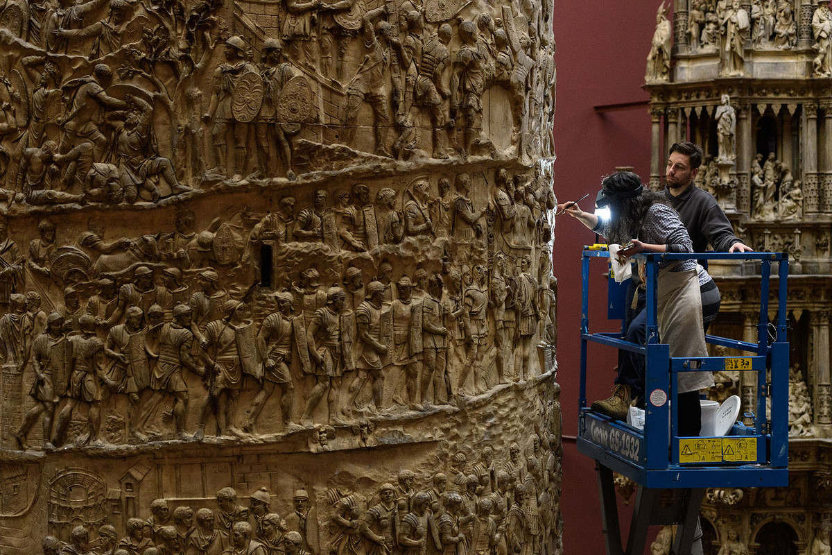 Những bức tường theo phong cách kiến trục Roman được tái hiện lại giữa lòng thủ đô London, Anh. Nguồn ảnh: Theatlantics.