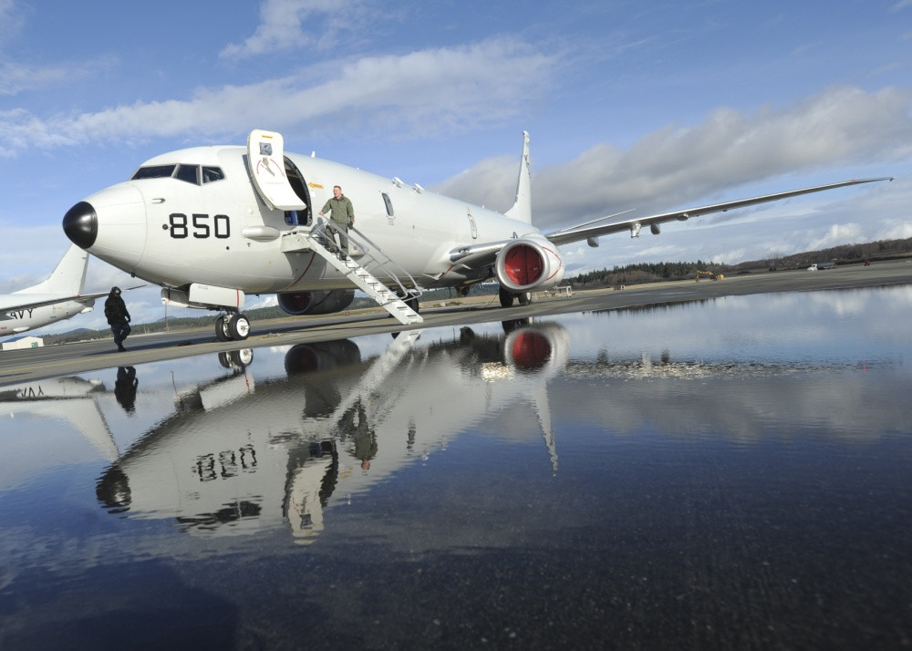 Loại máy bay tuần tra biển có khả năng chống ngầm này cần phi hành đoàn hai người khi bay và cần thêm bảy nhân viên điều khiển điện tử trong các nhiệm vụ tuần tra biển thông thường. Nguồn ảnh: Defence.