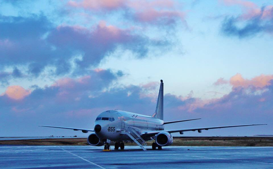 Không chỉ có khả năng do thám, trinh sát, P-8 Poseidon còn có khả năng săn ngầm khi nó có thể triển khai được các loại vũ khí chống ngầm từ trên không, hoặc ngư lôi. Nguồn ảnh: Pinterest.