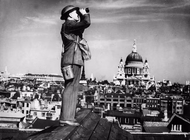 Còn trên thực tế, cả Anh và Pháp đều không muốn chiến tranh với Đức vào thời điểm bấy giờ, mặt khác, các cường quốc "già" ở châu Âu này cũng tin rằng sẽ không bao giờ có chuyện quân đội Đức non trẻ vừa thua đau trong Chiến tranh Thế giới thứ Nhất lại dám chủ động tấn công mình trước. Nguồn ảnh: TA.