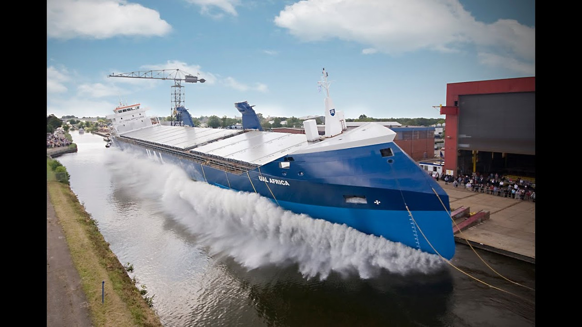 Một vài loại tàu hàng có trọng tâm thấp vẫn có thể hạ thuỷ được kiểu này dù nó có chiều dài lớn hơn lý thuyết cho phép. Nguồn ảnh: Tube.