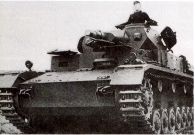 Phiên bản cuối cùng của Panzer IV được ra đời để có thể đơn phương độc mã đấu với số lượng lớn xe tăng hạng trung của đối phương – đảm bảo một xe tăng Panzer IV trước khi hy sinh có thể kéo theo ít nhất vài ba chiếc tăng hạng trung khác loại T-34 hay Sherman của đối phuong. Nguồn ảnh: BI.