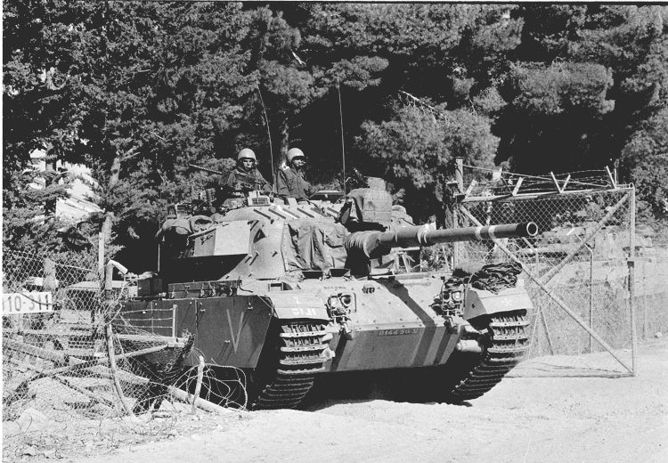 Đứng ở vị trí thứ 10 trong bảng xếp hạng 10 loại xe tăng thay đổi mọi học thuyết chiến tranh trên thế giới chính là xe tăng Centurion do Anh thiết kế. Phiên bản Centurion đầu tiên đã đánh dấu sự ra đời của giáp tấm trong khi mọi xe tăng cùng thời vẫn sử dụng giáp đúc nguyên miếng. Nguồn ảnh: BI.