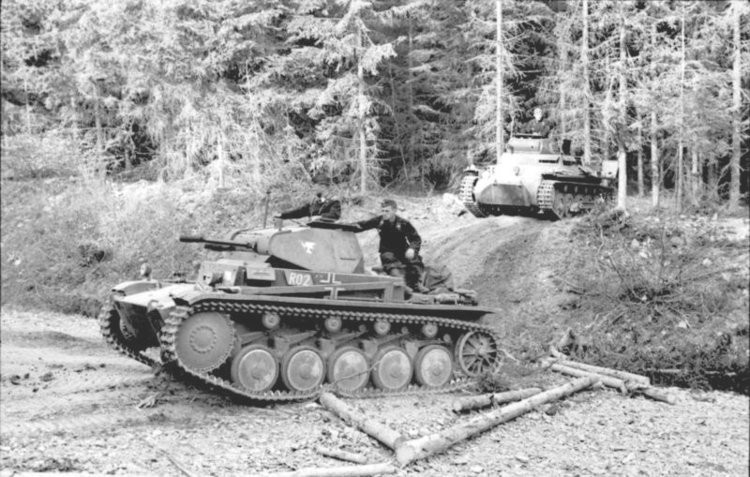 Tiếp theo phải kể đến xe tăng Panzer Mark II do Đức sản xuất trong khoảng những năm 30 trước Chiến tranh Thế giới thứ hai. Đây được coi là một trong những loại xe tăng hạng nhẹ thành công nhất Chiến tranh Thế giới thứ hai. Nguồn ảnh: BI.