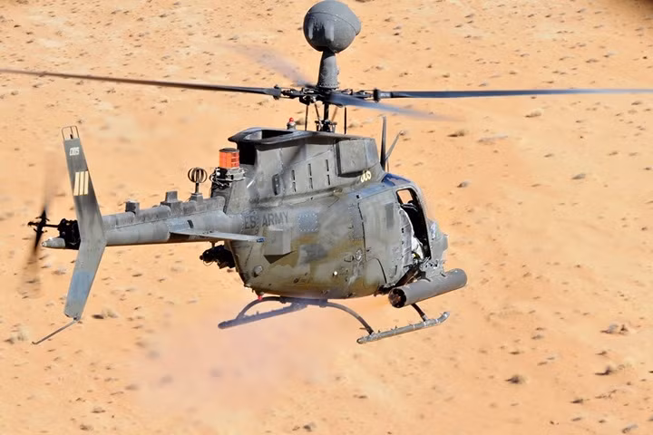 OH-58D có độ cơ động cực cao. Máy bay có thể ẩn nấp sau rặng cây hoặc ngọn đồi khi quan sát chiến trường.