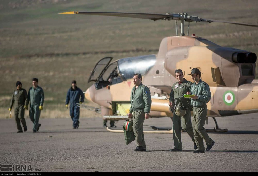 Hiện tại, Không quân Nhà nước Hồi giáo Iran còn trong tay 50 trực thăng chiến đấu AH-1J, tất cả số trực thăng chiến đấu này hiện đã được Iran nâng tự nâng cấp theo chương trình cải tiến Panha 2091 với thiết kế buồng lái kiểu mới, kiểu dáng khí động học mới kèm theo hệ thống camera giám sát hành trình bay hiện đại. Nguồn ảnh: IRNA.