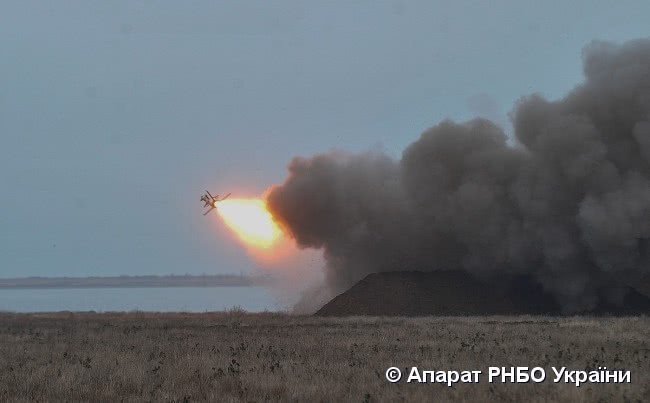 Bắt đầu từ năm 1961, tổ hợp tên lửa S-125 bắt đầu được Liên Xô sản xuất với số lượng lớn và xuất khẩu ra nhiều nước đồng minh trên thế giới. Nguồn ảnh: Apparat.