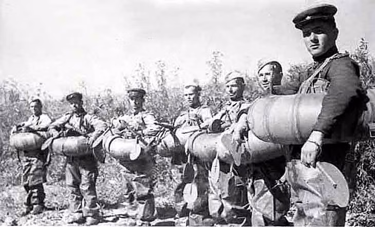 Việc có trang bị phương tiện này có thể giúp lính Hồng quân Liên Xô hành quân được trên đa dạng địa hình với tốc độ cao, tạo ra những đòn đánh hiểm khó dự báo trước về phía đối phương. Nguồn ảnh: Englishrus.