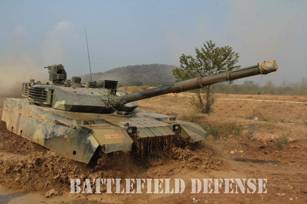 Thái Lan cũng là khách hàng đầu tiên và duy nhất sử dụng xe tăng VT4 của Trung Quốc trong biên chế chính thức của quân đội nước này. Ngoài ra còn có Peru đã đặt mua 100 chiếc và Pakistan đã nhận vài chiếc VT4 để thử nghiệm từ đầu năm 2018 vừa rồi. Nguồn ảnh: Battlefield Defense.