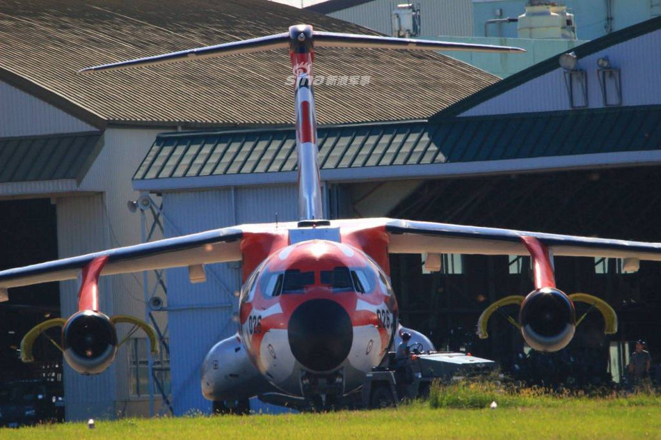 Máy bay được trang bị hai động cơ P&amp;W nhưng do Mitsubishi sản xuất, cho phép nó bay được với tốc độ tối đa 800 km/h ở độ cao 7.600 mét cùng 35 tấn hàng hoá. Nguồn ảnh: Sina.