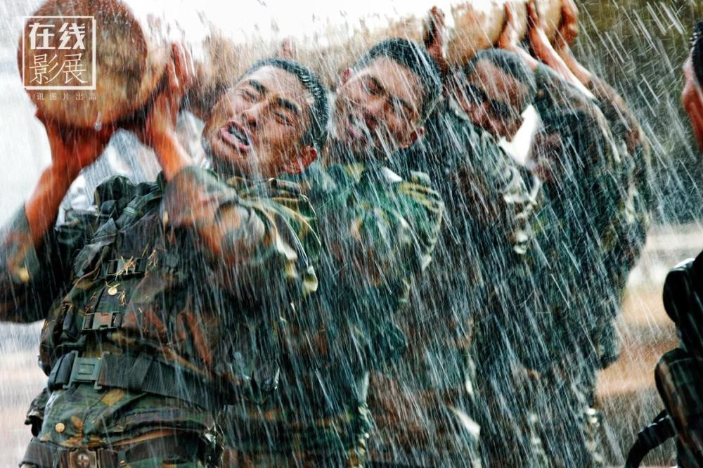 Lục quân Trung Quốc và bài huấn luyện khắc nghiệt. Nguồn ảnh: QQ.