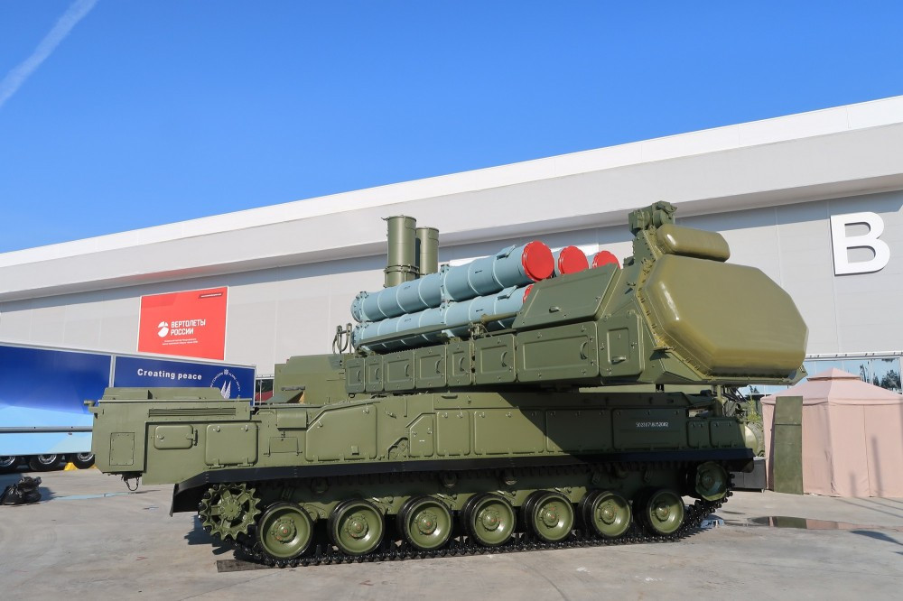 Ở phiên bản cơ bản nhất, tổ hợp Viking sử dụng hệ thống kết hợp giữa trạm điều khiển 9S510ME kèm theo tối đa 6 radar 9S36ME, 6 xe kéo 9A317ME cùng với 12 xe phóng 9A316 và 9M317ME. Nguồn ảnh: Abiation.
