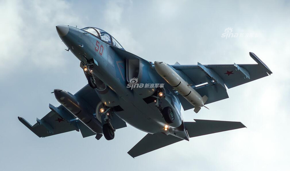 Điều này đồng nghĩa với việc tối đa Lào sẽ có 2 phi đội Yak-130 với tổng cộng 24 chiếc hoặc một phi đội trực chiến cùng một vài chiếc dự phòng làm nhiệm vụ huấn luyện. Nguồn ảnh: Sina.