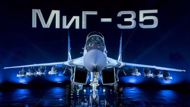 Có giá khoảng 40 triệu USD, MiG-35 dự kiến sẽ được Nga sản xuất hàng loạt từ cuối năm 2018 này. Hiện tại, Không quân Nga đã đặt hàng 30 chiếc MiG-35 trên tổng số 170 chiếc dự tính mua trong tương lai. Ngoài ra còn có Không quân Ai Cập đã đặt mua 46 chiếc. Nguồn ảnh: Aeroplane.