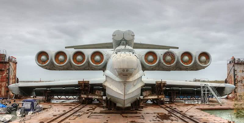 Ekranoplan - loại phương tiện lai thuỷ phi cơ và máy bay lớn nhất thế giới với tám động cơ từng ra đời từ những năm 80 của thế kỷ trước dài tới 106 mét và có trọng lượng cất cánh 495 tấn. Nguồn ảnh: QQ.