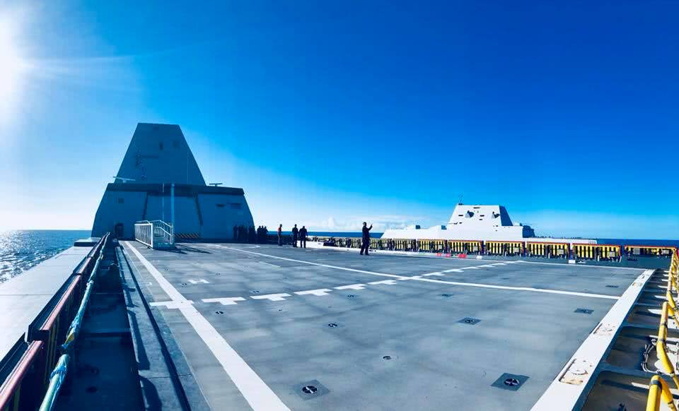 Chưa kể tới việc, cuộc sống của 147 thành viên thuỷ thủ đoàn cùng sĩ quan chỉ huy và 28 thành viên của lực lượng Không quân Hải quân trên khu trục hạm này cũng không có mấy "vương giả" hơn so với những người đồng đội của họ trên các loại tàu chiến "rẻ tiền" khác của Mỹ. Nguồn ảnh: QQ.