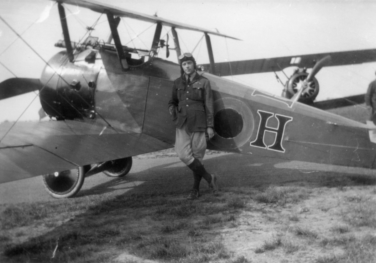 Tốc độ tối đa của Camel cũng lên tới 182 km/h với một động cơ 182 mã lực 9 xi-lanh. Đây là tốc độ vượt trội gần như mọi loại máy bay trong thời gian đầu Thế chiến thứ nhất. Nguồn ảnh: Warhistory.