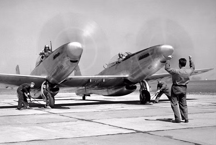 Mặc dù được thiết kế dựa trên thiết kế của Mustang tuy nhiên phần cánh quạt, đuôi và hệ thống khí động học của chiếc F-82 đã được cải tiến hoàn toàn mới, bao gồm cả hệ thống càng đáp được làm lại từ đầu. Nguồn ảnh: OCFB.