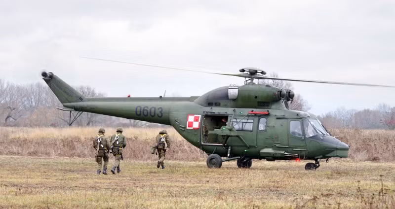 Cuối cùng là loại trực thăng PZL W-3. Đây là loại trực thăng cực kỳ đặc biệt do Ba Lan tự thiết kế và sản xuất và là loại trực thăng đầu tiên do nước này sáng tạo ra. Nguồn ảnh: Sina.