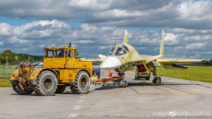 Mỗi năm, nhà máy Novosibirsk chỉ lắp ráp được tối đa 18 chiếc Sukhoi Su-34 để phục vụ cho cả nhu cầu sử dụng của Không quân Nga và xuất khẩu. Nguồn ảnh: Sina.