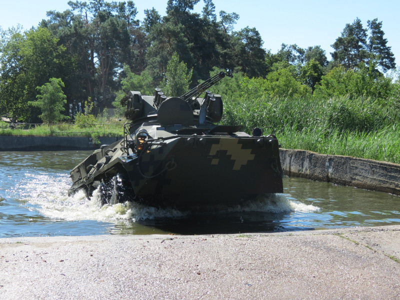 Với dàn thiết giáp này, BTR-3E1 xứng đáng được coi là loại phương tiện chiến đấu bọc thép nguy hiểm và nhiều nhất của Lục quân Thái Lan cũng như là loại thiết giáp chở quân hiện đại bậc nhất của Đông Nam Á. Nguồn ảnh: Sina.