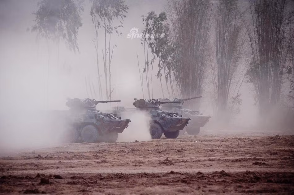 Do là phiên bản được thiết kế để dành riêng cho xuất khẩu, quân đội Ukraine không sử dụng bất cứ một chiếc BTR-3E1 nào. Thay vào đó, Thái Lan mới là quốc gia sử dụng nhiều thiết giáp loại này nhất với tổng cộng 121 chiếc. Nguồn ảnh: Sina.