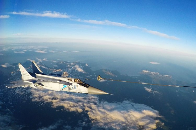 Phiên bản chiến đấu cơ MiG-31 với khả năng tiếp liệu trên không là MiG-31DZ được giới thiệu năm 1989. Nguồn ảnh: BI.