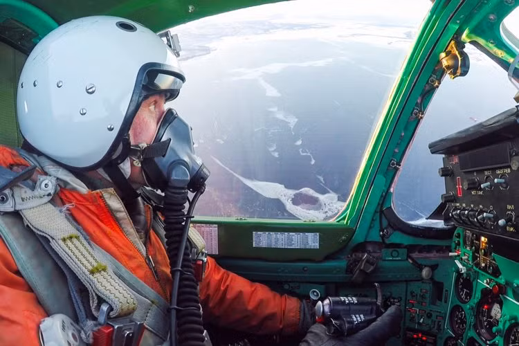 Trong lịch sử, đã có rất nhiều tài liệu ghi chép lại việc MiG-31 của Liên Xô đánh chặn và đuổi được các siêu máy bay gián điệp SR-71 của Mỹ ở độ cao hơn 20 km so với mặt đất. Nguồn ảnh: BI.