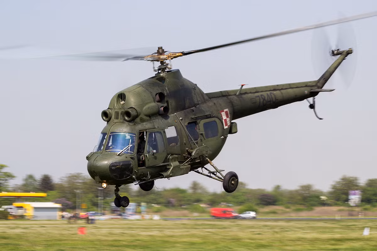 Tới nay, dù đã bước qua tuổi 50 nhưng trong biên chế Lục quân Ba Lan vẫn còn một số lượng lớn loại trực thăng này phục vụ cho mục đích bay huấn luyện. Nguồn ảnh: Sina.