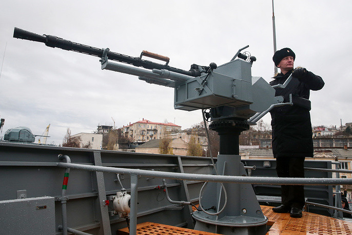 Tàu được trang bị bốn động cơ đẩy sử dụng hệ thống bơm nước phản lực với công suất tổng cộng 14.500 mã lực. Loại hộ vệ hạm này có tốc đọ tối đa 26 hải lý giờ - chậm hơn 2 hải lý giờ so với phiên bản Buyan trước đó. Nguồn ảnh: TASS.