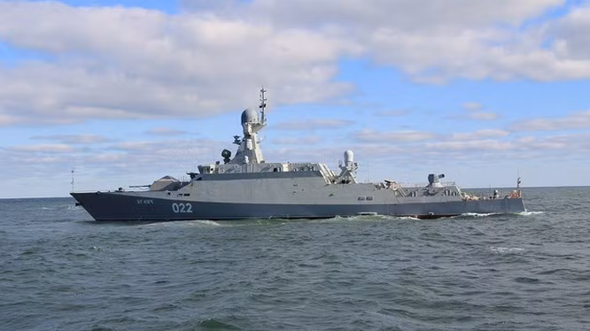 Tầm hoạt động tối đa của tàu hộ vệ Buyan-M là 2800 km - phù hợp với các hoạt động tuần tra, chiến đấu ven biển hoặc ở những vùng nước nông. Nguồn ảnh: TASS.