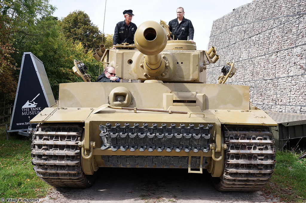 Đây là chiếc xe tăng Tiger I đời đầu, bị Trung đoàn Xe tăng Hoàng gia số 48 của Anh thu giữ ở chiến trường Tunisia tại Mặt trận Bắc Phi. Nguồn ảnh: Vitaly.