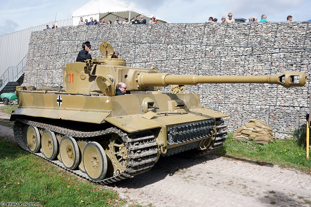 Xe tăng Tiger số hiệu 131 được hoàn thiện vào tháng 1 hoặc tháng 2/1943 với số khung là 250122 và được vận chuyển tới chiến trường Tunisia trong khoảng thời gian từ ngày 12/3 tới 16/4 cùng năm đó. Nguồn ảnh: Vitaly.