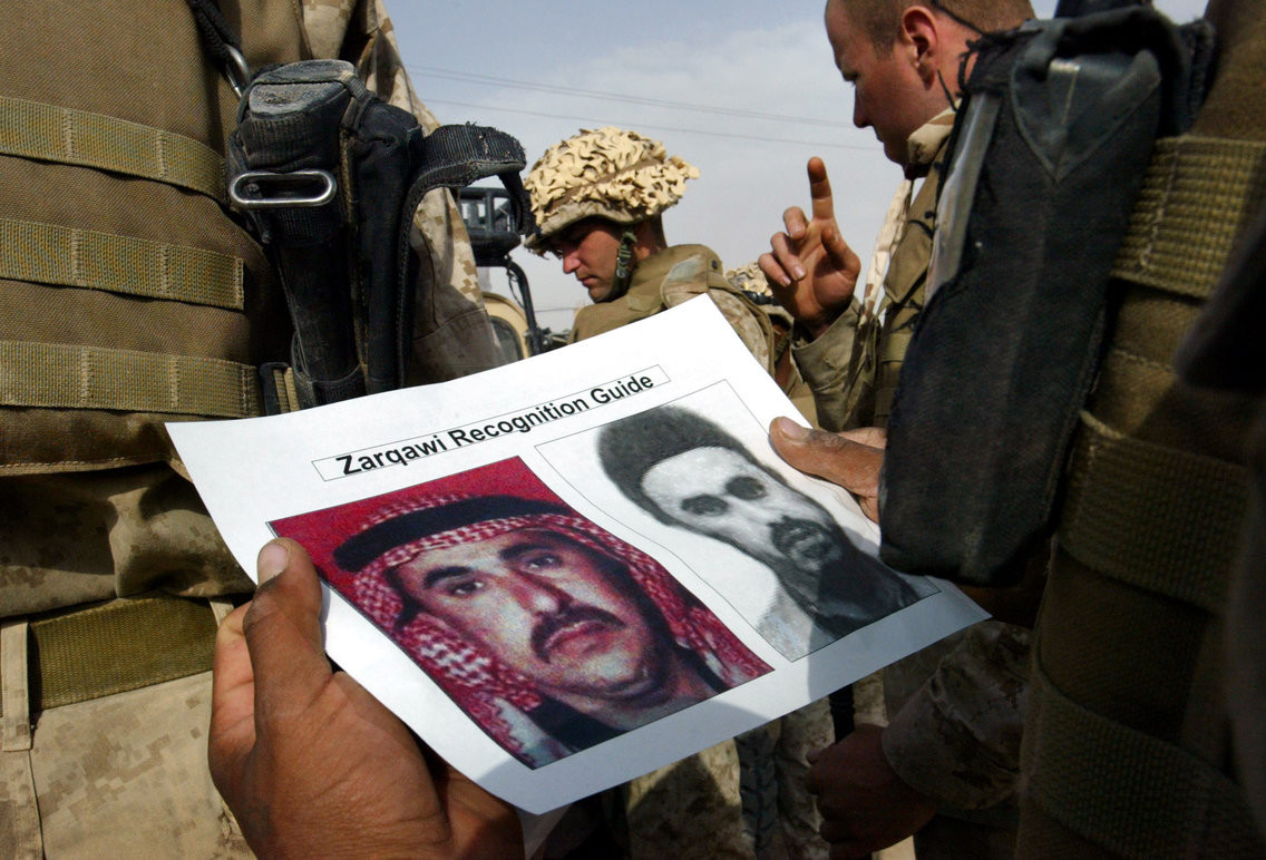 Tới năm 2006, một cuộc không kích dựa trên tin tình báo của CIA đã giết chết được trùm khủng bố IS thời bấy giờ là Al-Zarqawi ở Iraq. Tuy nhiên lúc này, một thế lực khủng bố mới đang nổi lên ở Syria dưới sự lãnh đạo của Abu Bakr al-Baghdadi. Nguồn ảnh: BI.