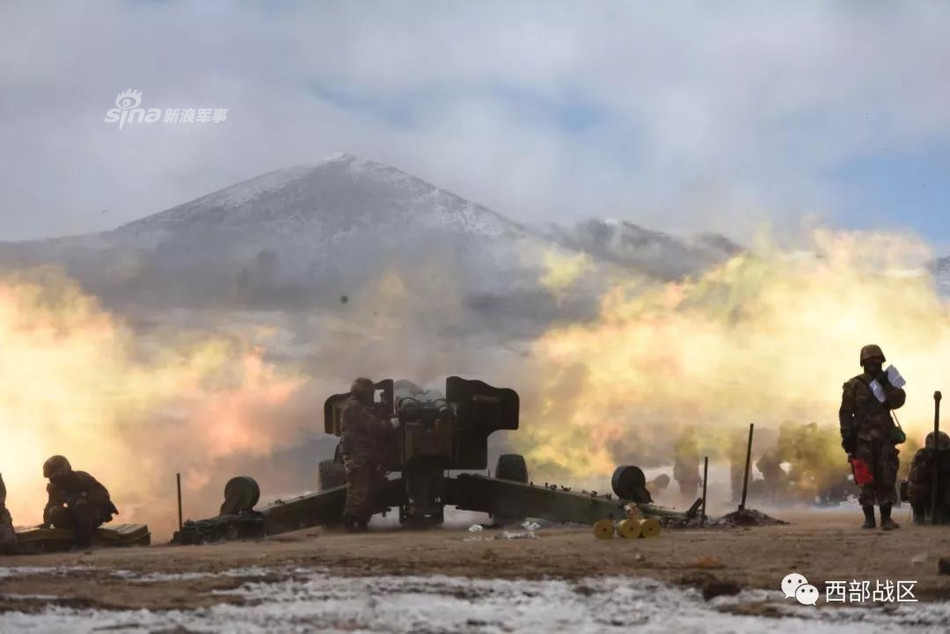 Khẩu pháo Type 66 của Trung Quốc có thể dễ dàng được nhận ra với nòng pháo ngắn cùng với đầu nòng giảm giật rất đặc trưng. Nguồn ảnh: Sina.