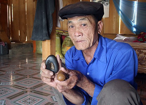 Quàng Văn Úa bên bộ hi đán, khuây đán huyền thoại.